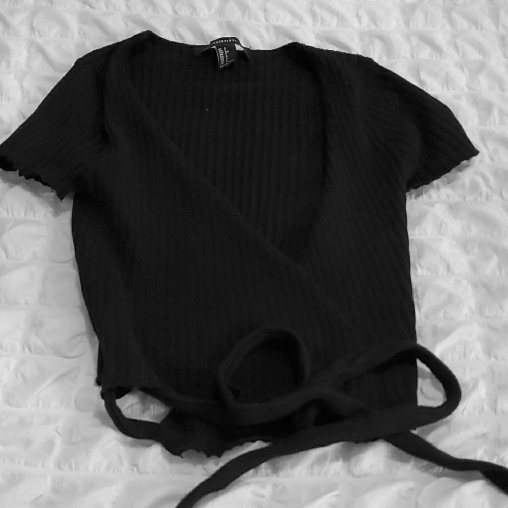 Forever 21 Crop T-shirt with tie